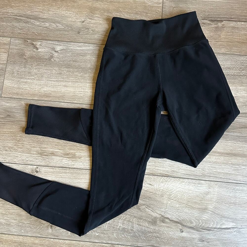 Alo High Waisted Black Ribbed Leggings size XS